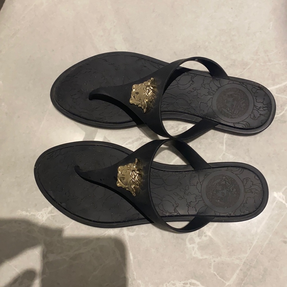No original box included. Just the pair. Used but in great condition.